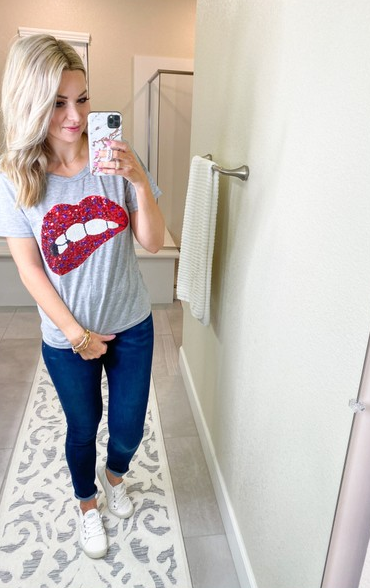 sequin lips tee