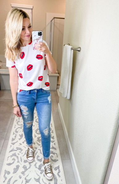 lips tee